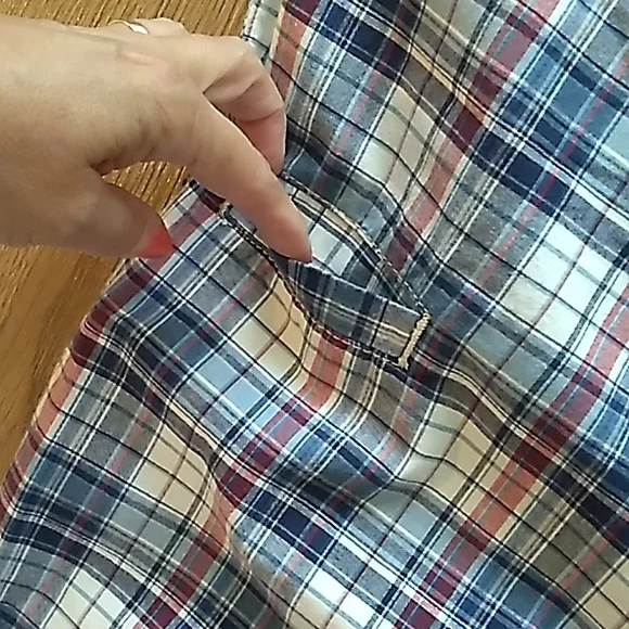 Nautica Men's Plaid Shorts. Size 36 - Picture 7 of 10